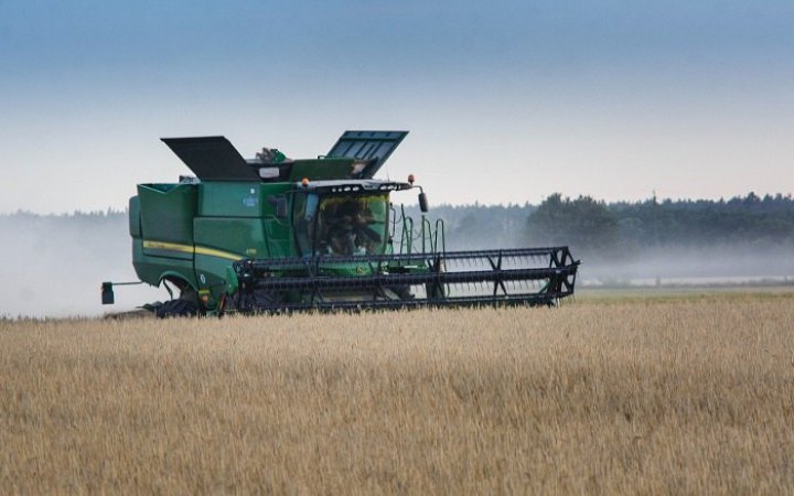 Ukrainian farmers harvest more than 20m tonnes of grain