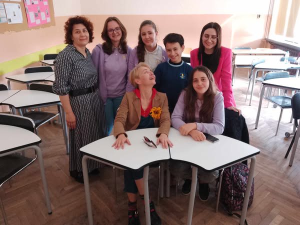 Zhivka Petrova with her students during European Literature Week at the “Dimitar Talev” Primary School in Plovdiv.