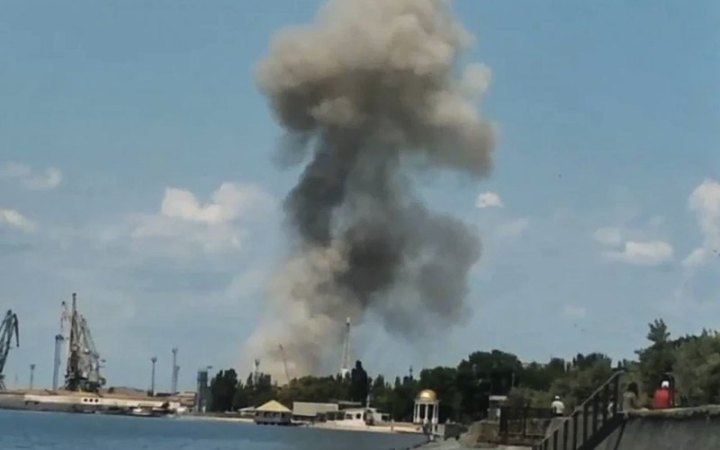 DIU, resistance movement blow up railway bridge in occupied Berdyansk