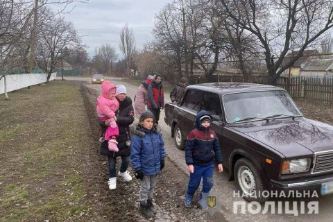 Residents of Volnovakha, Valerianivka, Olhynka being evacuated