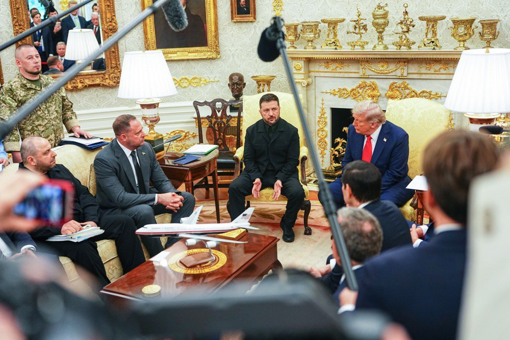  Meeting between Donald Trump and Volodymyr Zelenskyy in the Oval Office of the White House