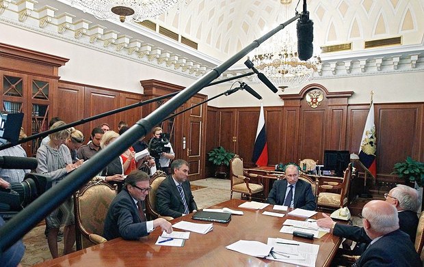 (From left to right) Boris Titov, Vyacheslav Volodin, Vladimir Putin, Vladimir Lukin and Mikhail Fedotov during a
meeting in the Kremlin.