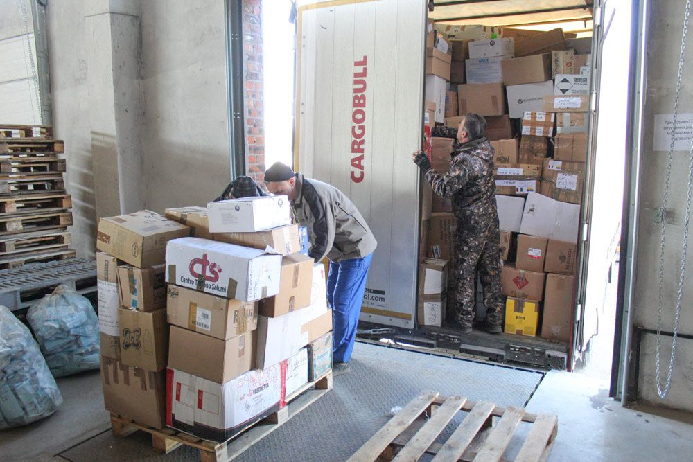 Cargo from the humanitarian hub of Khmelnytskyi before sending to the east.