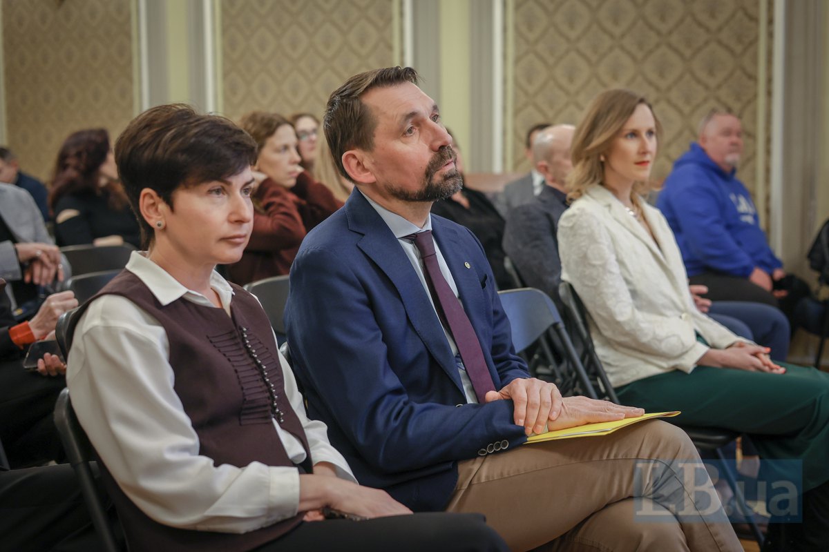 From left to right: Deputy Head of the Presidential Office Olena Kovalska, Minister of Culture and Strategic Communications Mykola Tochytskyy, and CultHub project editor Kateryna Hladka