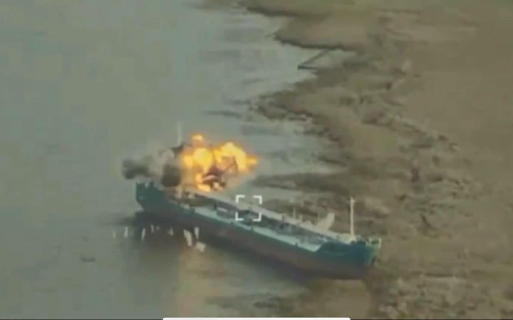 Ukrainian Navy destroys tanker Mekhanik Pogodin used by Russians as control centre