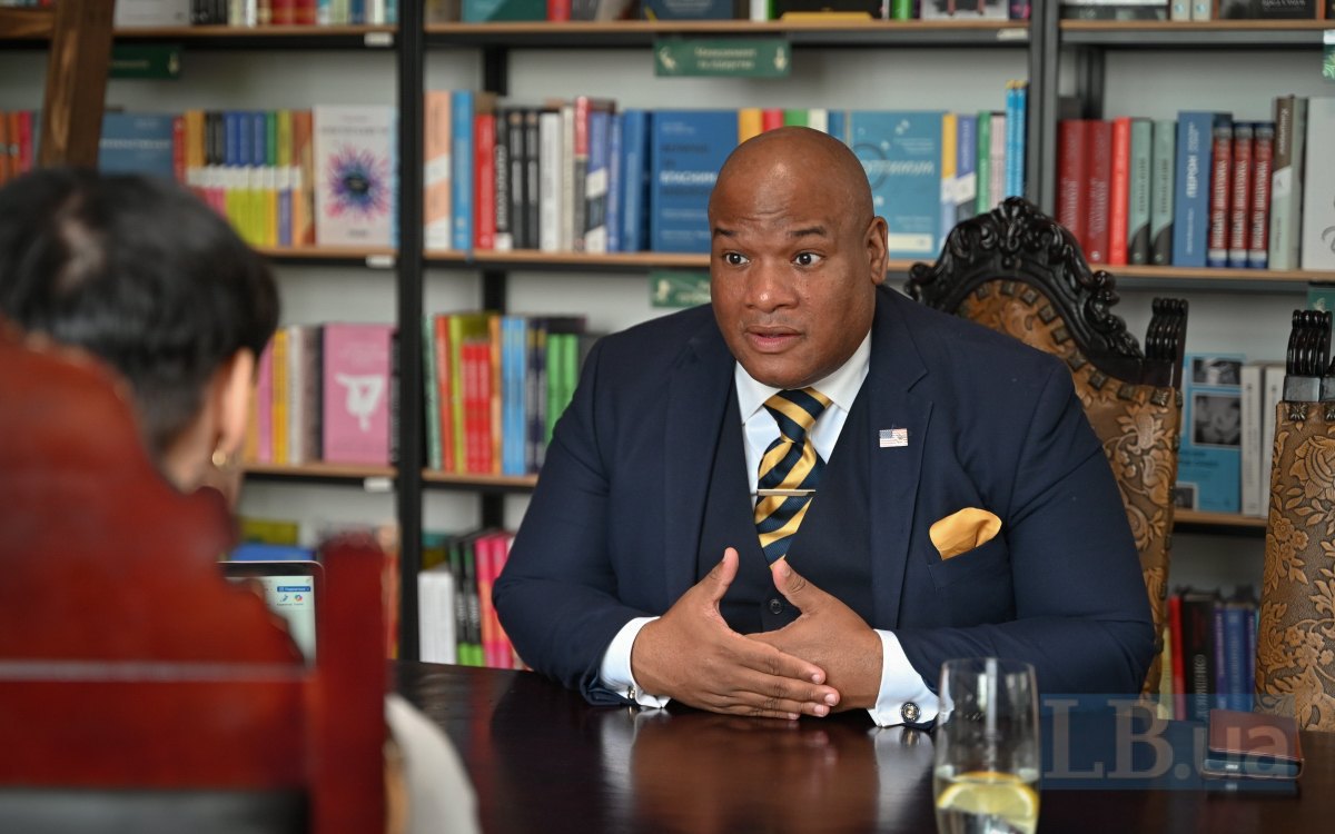  Mark Burns and Sonya Koshkina