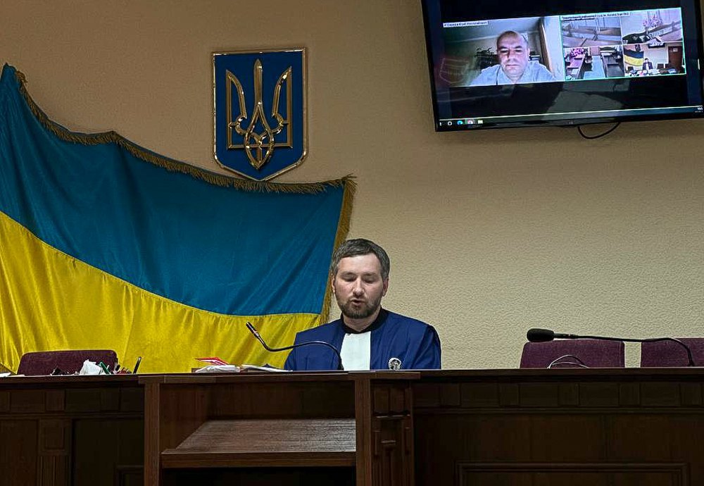  Lawyer Yuriy Sereda (online) and Judge Oleh Denysov during Podilskyy District Court of Kyiv session on occupation “military commissar of Yalta” Pavlo Aksyonov.