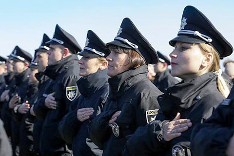 Japan presented winter uniform to Ukrainian policemen