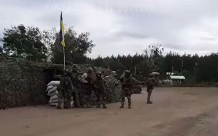 Ukrainian troops enter Izyum (video)