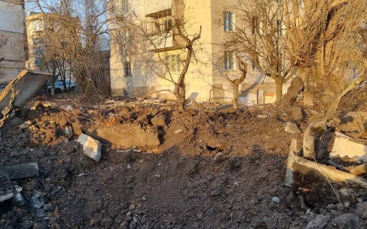 Russians drop air bomb on high-rise in Kupyansk
