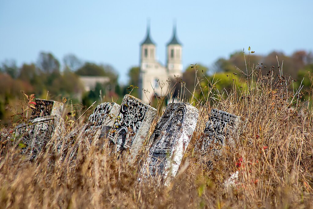 Jewish cemetery in Sataniv