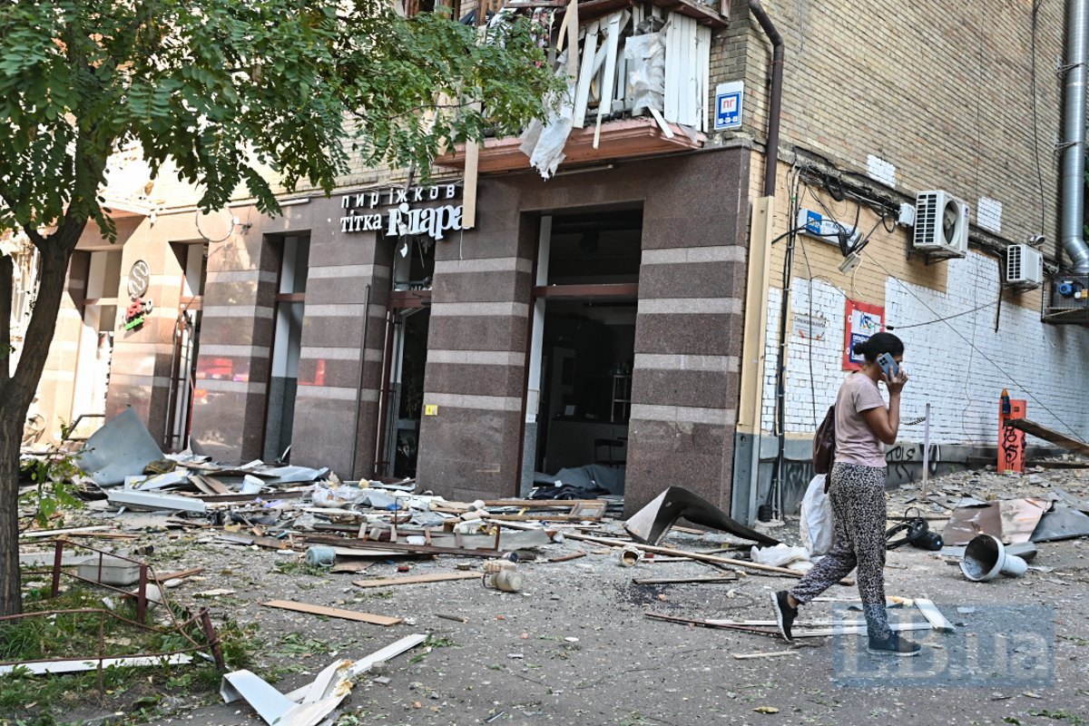 The aftermath of the Russian strike in the Shevchenkivskyy district.