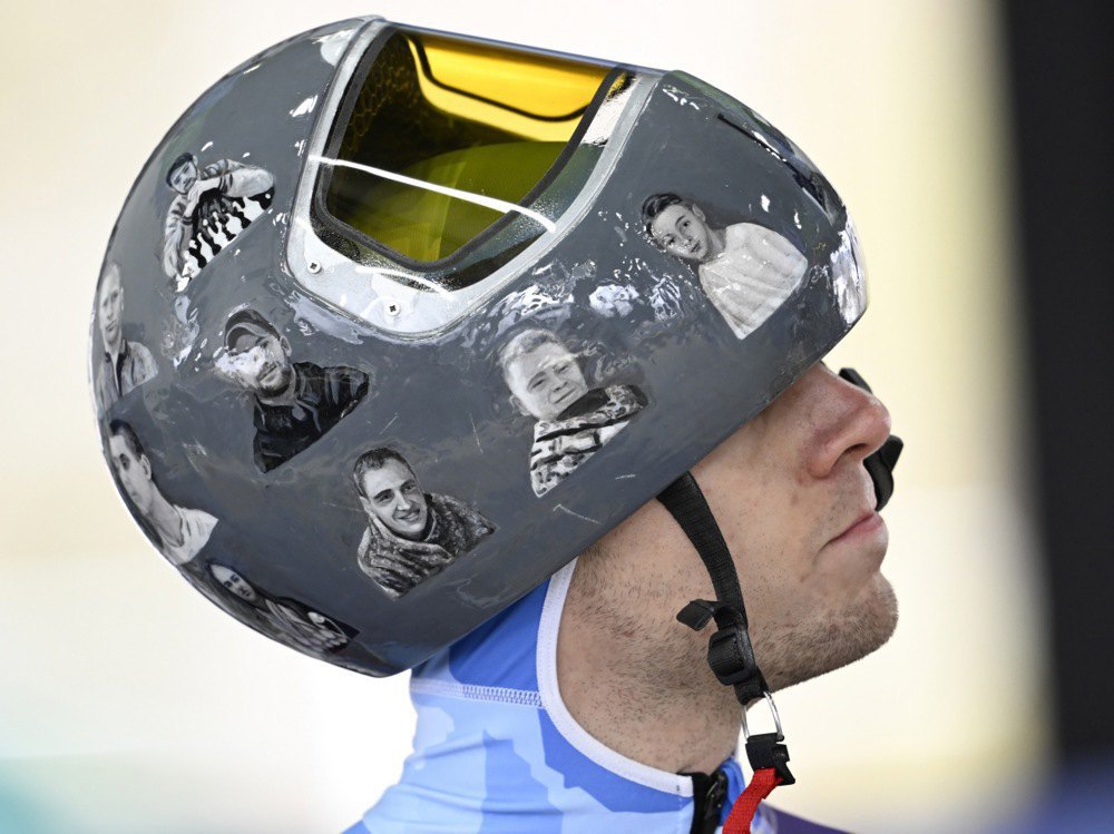  Vladyslav Heraskevych in a ‘helmet of remembrance’
