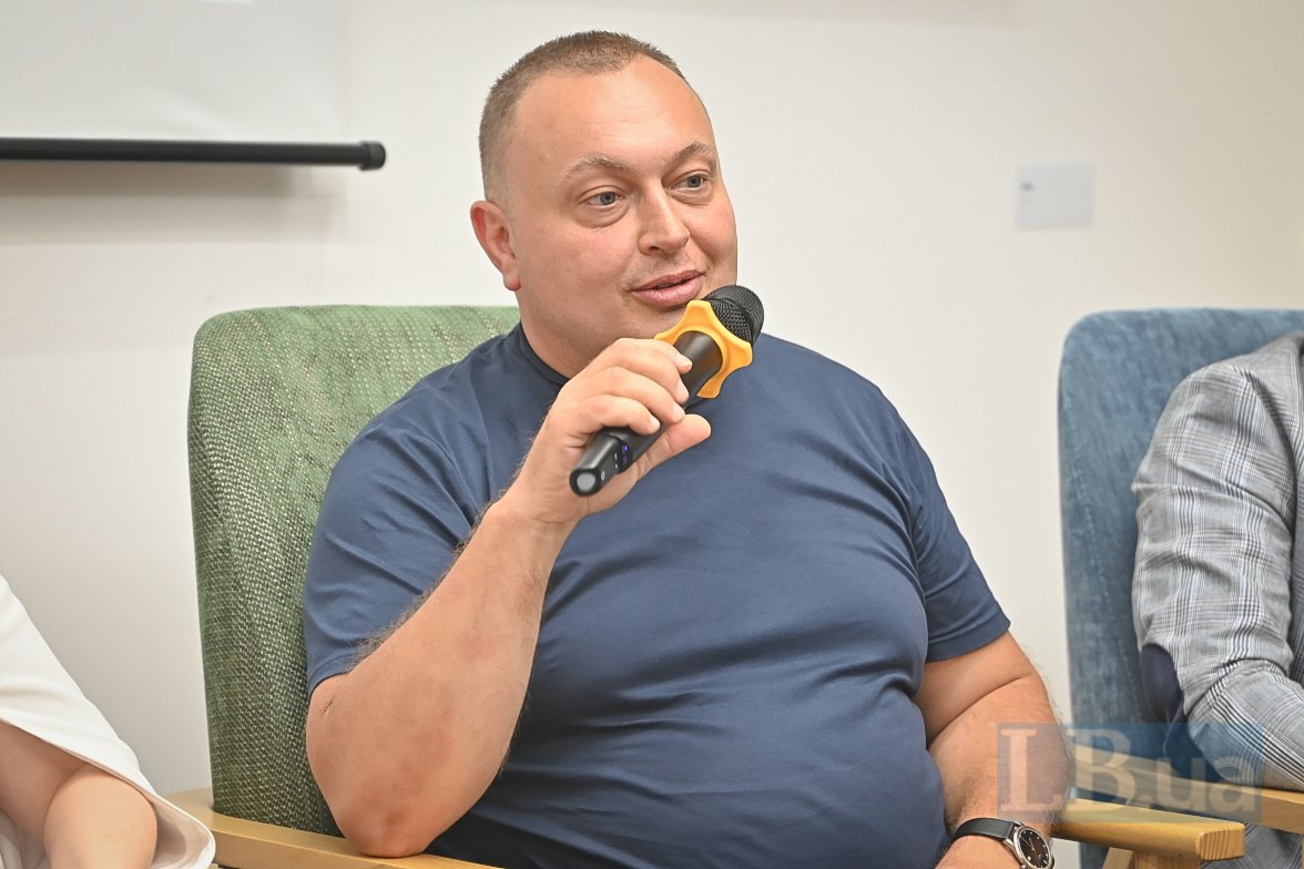  Oleksiy Antypovych, head of the sociological group Rating