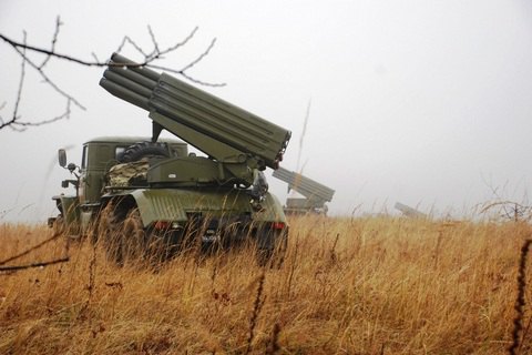 Russian Grad multiple rocket launcher seen at Crimean border