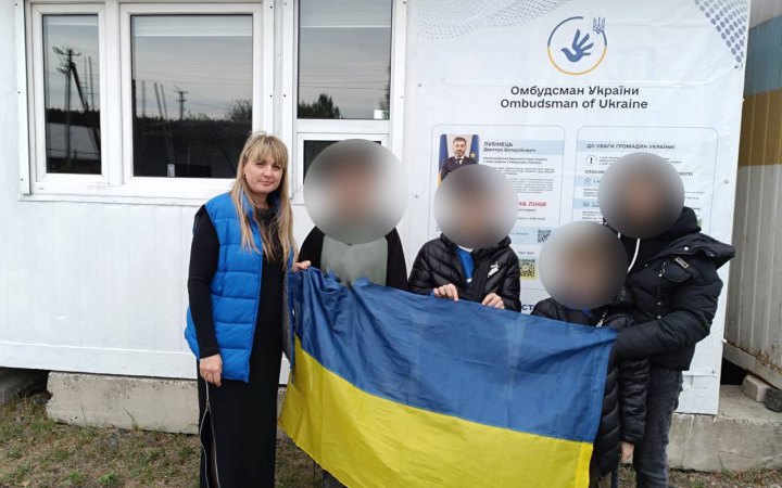 Ukraine manages to return family with three children from Russian occupation