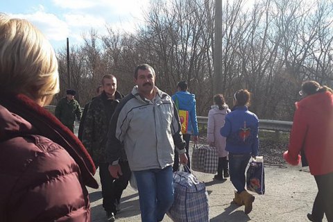 Three Ukrainians released from separatist captivity