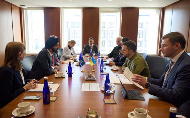 Zelenskyy discusses further financial support for Ukraine with World Bank President in Washington 