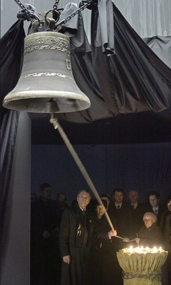 In November 2008, during an official commemorative ceremony, President Yushchenko opened the national memorial ‘Candle of Memory,’ which was supplemented by the Holodomor Museum a year and a half later.