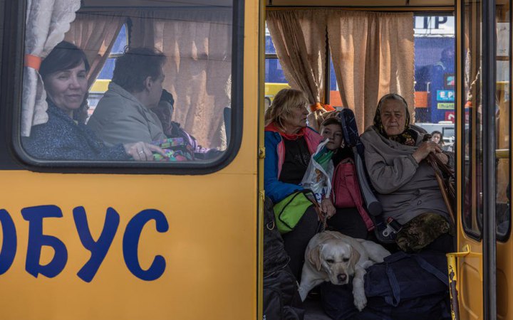 Up to 100 Mariupol residents leave for Ukraine-controlled territory daily - Boychenko