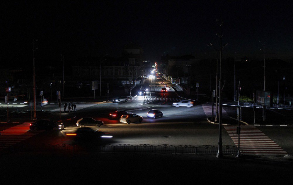 During the blackout in the centre of Kharkiv, 24 March, 2024.