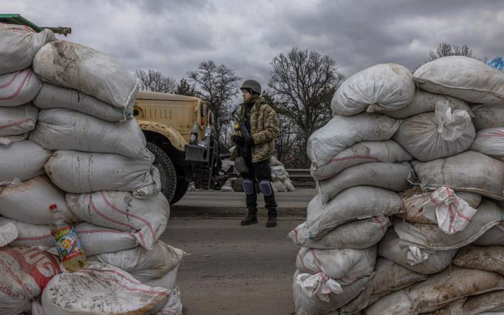 Fighting underway in southern, eastern Ukraine, russian rockets target three regions