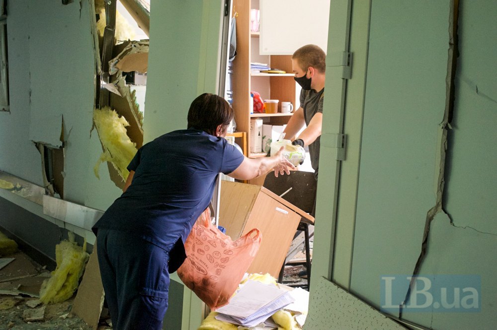 The nurse asks for a bowl of lunch from the fridge.