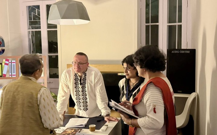 Ukrainian poet Jurij Zawadzki presents contemporary Ukrainian literature at the Long Night of Literatures festival in India