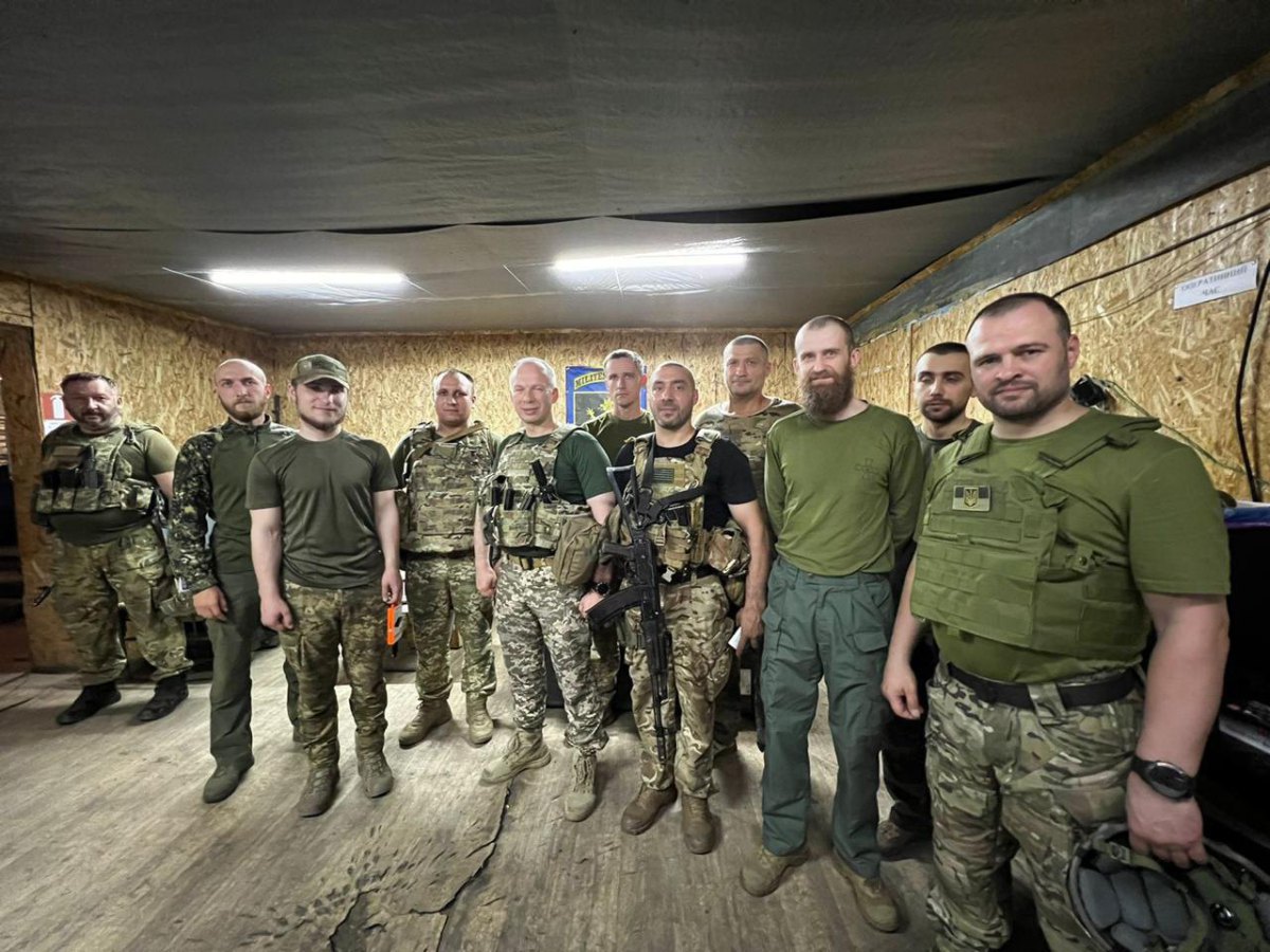 Oleksandr Fatsevych (right), Commander-in-Chief of the Armed Forces of Ukraine Oleksandr Syrskyy and other participants and commanders at headquarters during the Kharkiv counteroffensive, September 2022
