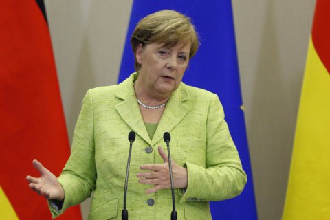 Merkel sees no need for new agreement on Donbas settlement