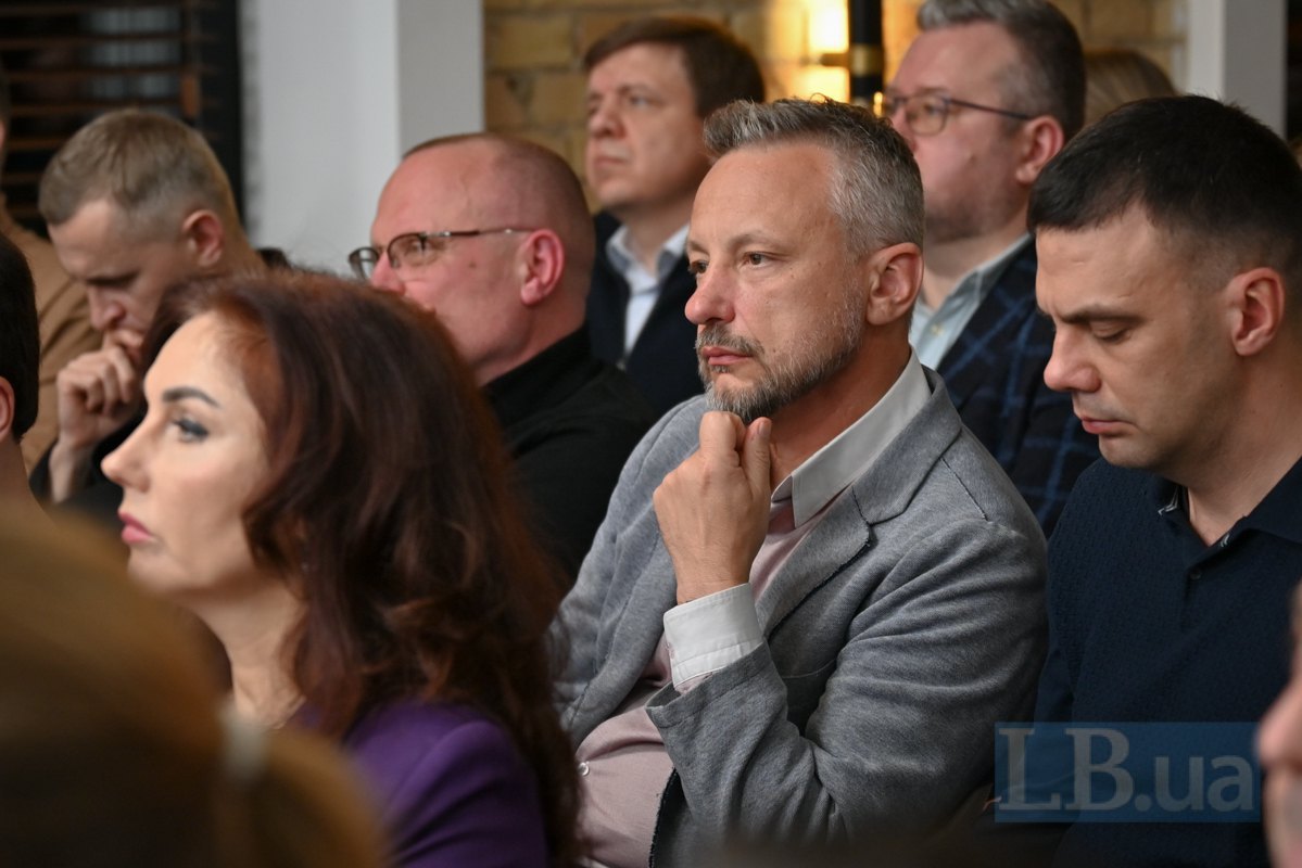  Petro Andryushchenko, head of the Occupation Studies Center