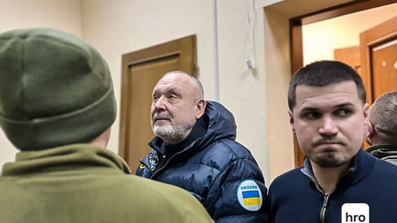 During a session of the Pechersk District Court of Kyiv, where a preventive measure is being imposed on Artur Horbenko (centre), former commander of the 125th Separate Brigade of the TRO, who is involved in the case of the failure of the defence of Kharkiv Region, 22 January 2025.