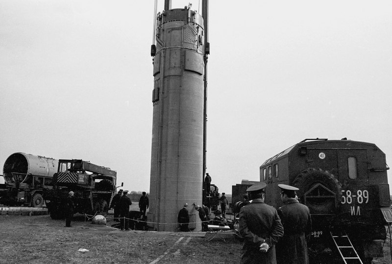 Dismantling of the SS-19 nuclear missile, 46th Missile Division of the 43rd Missile Army in a combat position. The missile is being removed from the silo launcher. Pervomaysk, Mykolayiv Region, March 1994