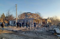 Russians drop bombs on Kramatorsk, one killed