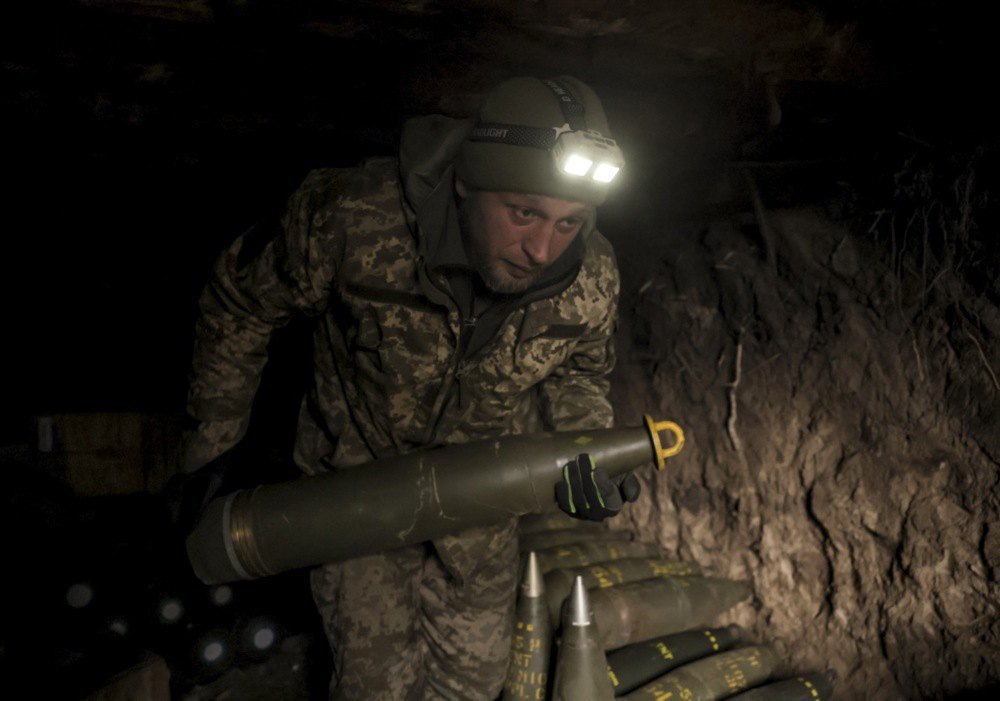 Soldiers of the 24th Separate Mechanised Brigade of the Armed Forces of Ukraine are preparing to fight with a 155 mm M109 <i>Paladin</i> howitzer near Chasiv Yar, Donetsk Region, 16 January, 2025.