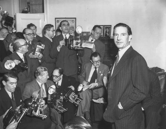 Kim Philby (right)