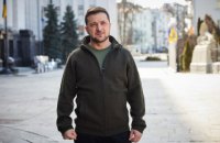 Zelensky pays a visit to a hospital to check on wounded soldiers