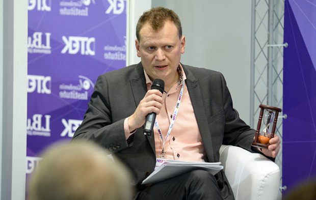 Moderator Dmytro Ostroushko