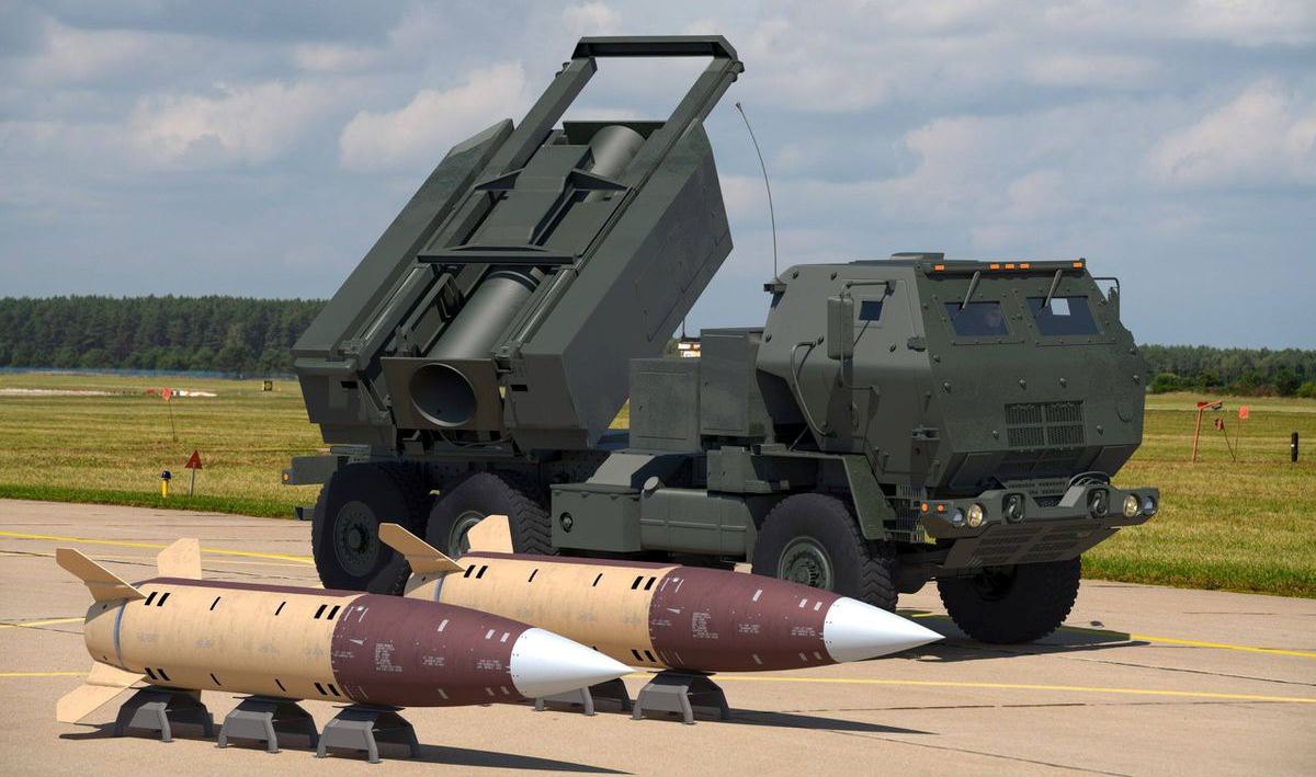 M142 HIMARS with ATACMS missiles