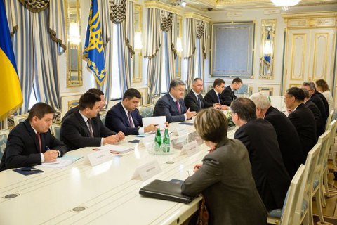 Poroshenko urges G7 to extend sanctions against Russia
