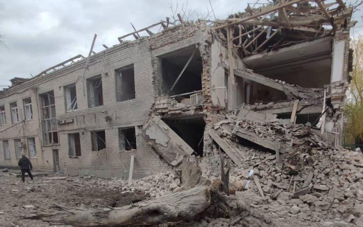 Russian occupiers bomb hospital in Mykolayiv Region