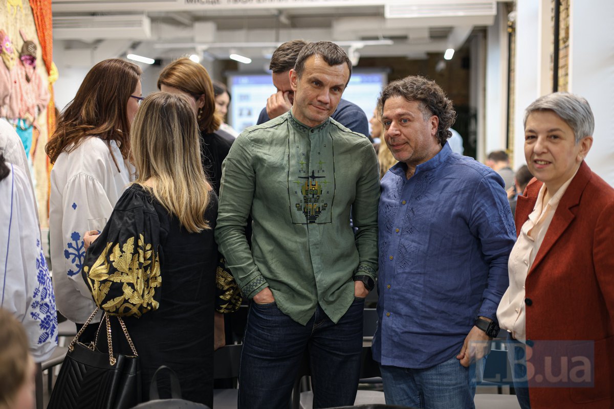 From right to left: Orysia Demska, professor at the National Academy of the Security Service of Ukraine, Mykola Viknyanskyy, owner of Termopal, founder of the Association of Furniture Exporters of Ukraine, and Serhiy Ustenko, owner of Carpathian Mineral Waters