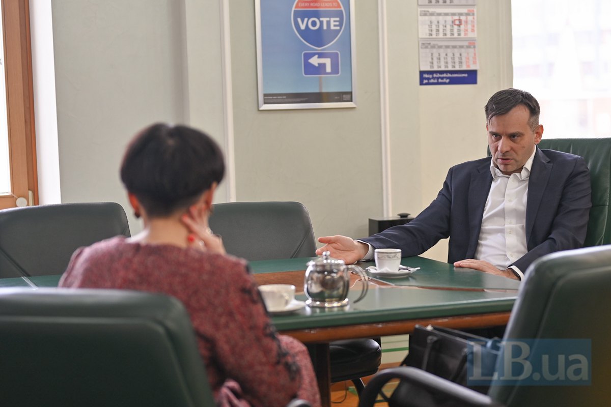 Head of the CEC Oleh Didenko and editor-in-chief of LB.ua Sonya Koshkina