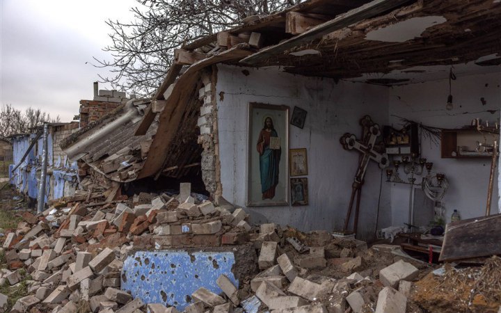 Russians hit village church in Kherson Region, injure one