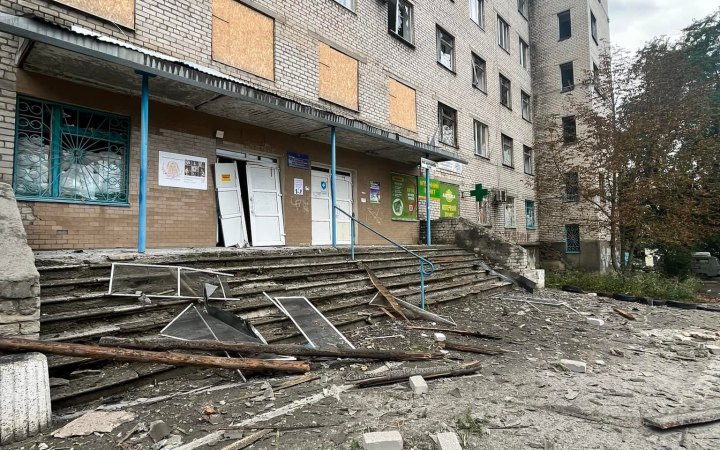 Russians destroy maternity hospital in Kramatorsk