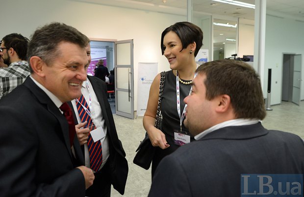 (Left to right) Yuriy Hanushchak, Sonya Koshkina and Valeriy Karpuntsov