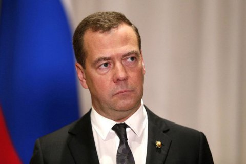 Medvedev threatened France with a real war in response to the economic one