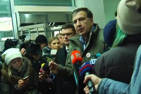 Saakashvili shows up to PGO, demands his case to be given over to SBU
