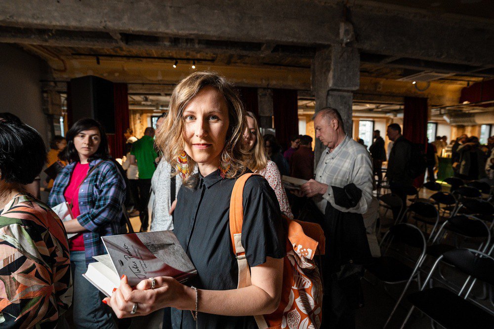 CultHub editor Kateryna Hladka at the presentation of <i>A Table with a View of the Kremlin</i> in Kyiv, May 2025