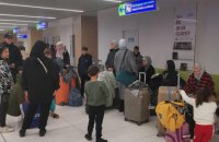GUR: Plane with Ukrainians evacuated from Gaza lands in Moldova